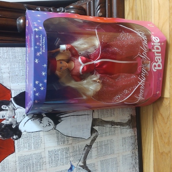 1993 Sparkling Splendor Barbie - Picture 2 of 11